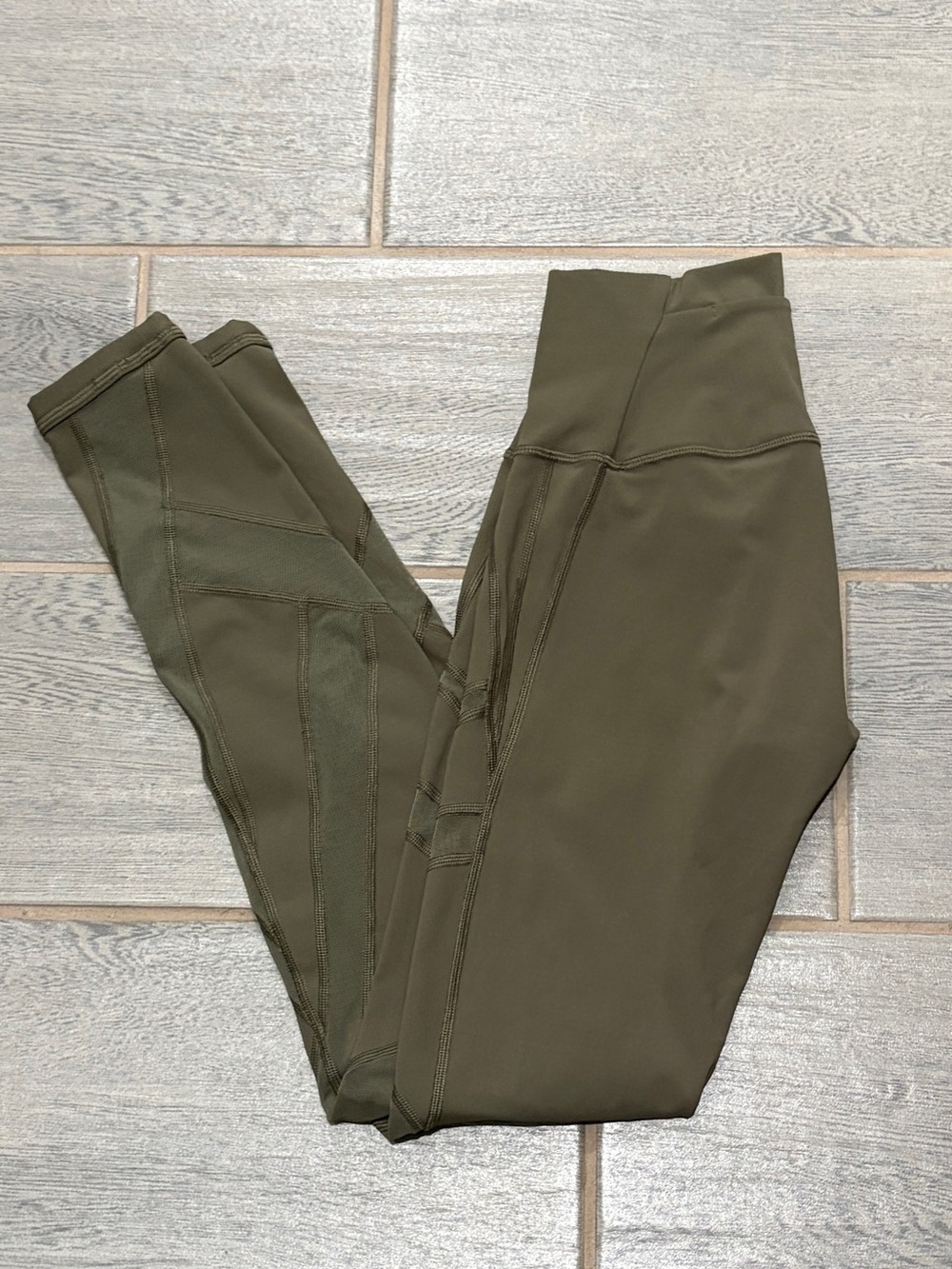 Lululemon army green leggings